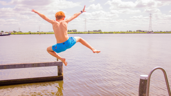 6107476-jump-2607505